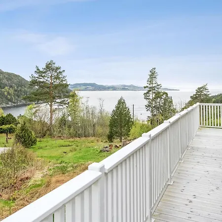 4 Bedroom Beautiful In Asenfjord Verdalsora