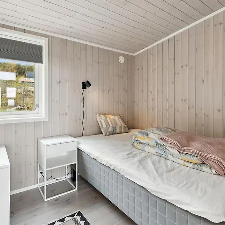 4 Bedroom Beautiful In Asenfjord * Verdal község